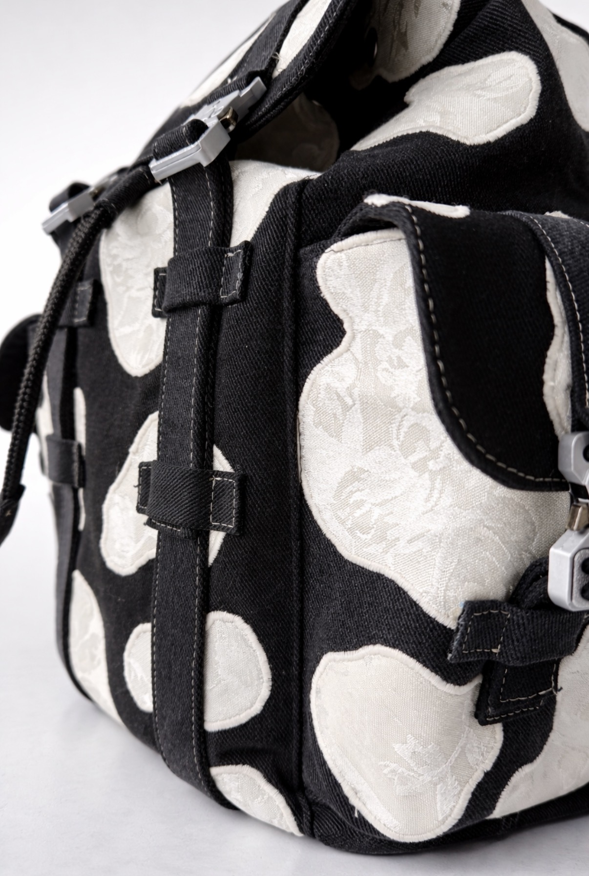 Noir Blossom — detail 5